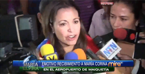 La diputada opositora, María Corina Machado, calificó de "atrocidad" la decisión del presidente de la AN, Diosdado Cabello, de apartarla de su cargo por asistir a la OEA.
