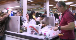 Muchos analistas consideran que Nicolás Maduro no ha prestado demasiada atención al problema del desabastecimiento de Venezuela, y sí a las protestas estudiantiles.