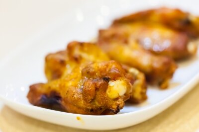 El chef Don Davis prepara un delicioso pollo deshuesado a la plancha. Cada día a las 2pm tienes una cita con la cocina en Mira TV. / Foto cortesía de: criminalatt / FreeDigitalPhotos.net