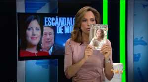 María Elvira Salazar muestra el último libro de la Dra. Isabel: "Cartas a la Dra. Isabel"