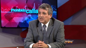 Juan Carlos Arteaga, vice-director de Aguas y Alcantarillados del condado de Miami-Dade, durante su intervención en "Prohibido callarse"