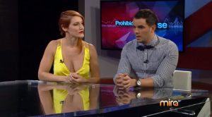 Beatriz Cesar y Angel Arce conversan durante el programa "Prohibido Callarse" en Mira TV