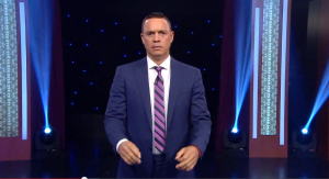 Alexis Valdés durante su monólogo sobre el Apocalipsis