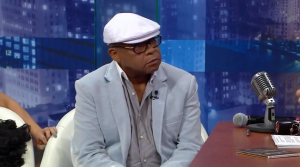 El cantante y compositor Adalberto Álvarez durante su entrevista con Alexis Valdés