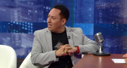 Michael Delano durante la entrevista con Alexis Valdés