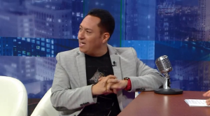 Michael Delano durante la entrevista con Alexis Valdés