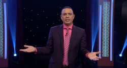 Alexis Valdés durante la emisión de "El show de Alexis Valdés" en Mira TV