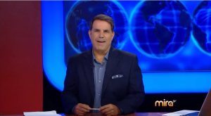 Rick Sánchez durante la emisión de su programa en Mira TV