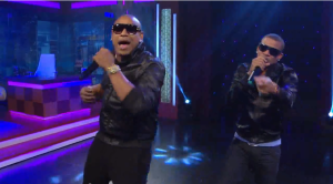 Gente De Zona durante su actuación en "El show de Alexis Valdés"