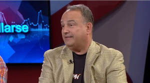 Alberto Tavares es productor y periodista