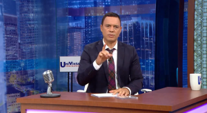 Alexis Valdés durante la emisión de su programa en Mira TV