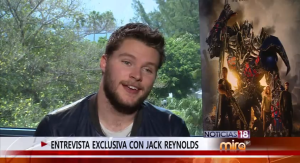 El actor Jack Reynor durante la entrevista con Mira TV