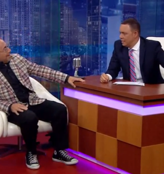 "El show de Alexis Valdés" se emite de lunes a viernes a las 9pm en Mira TV.