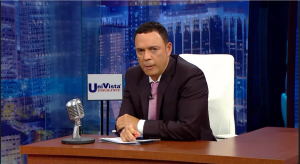 Alexis Valdés durante la emisión de su programa en Mira TV.