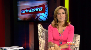 María Elvira Salazar durante la emisión de su programa en Mira TV.