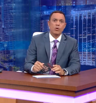 "El show de Alexis Valdés" de lunes a viernes a las 9pm en Mira TV.