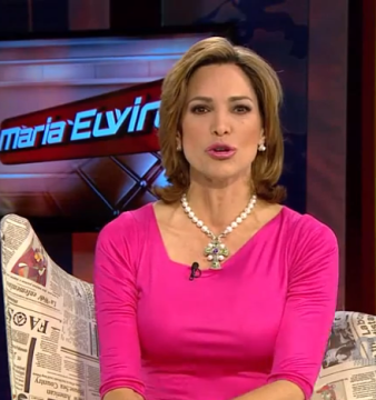 María Elvira Salazar durante la emisión de su programa en Mira TV.