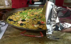 Paella de mariscos y pollo