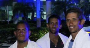 Imagen de algunos de los cubanos que llegaron a las costas de Miami. (Cortesía CBS).